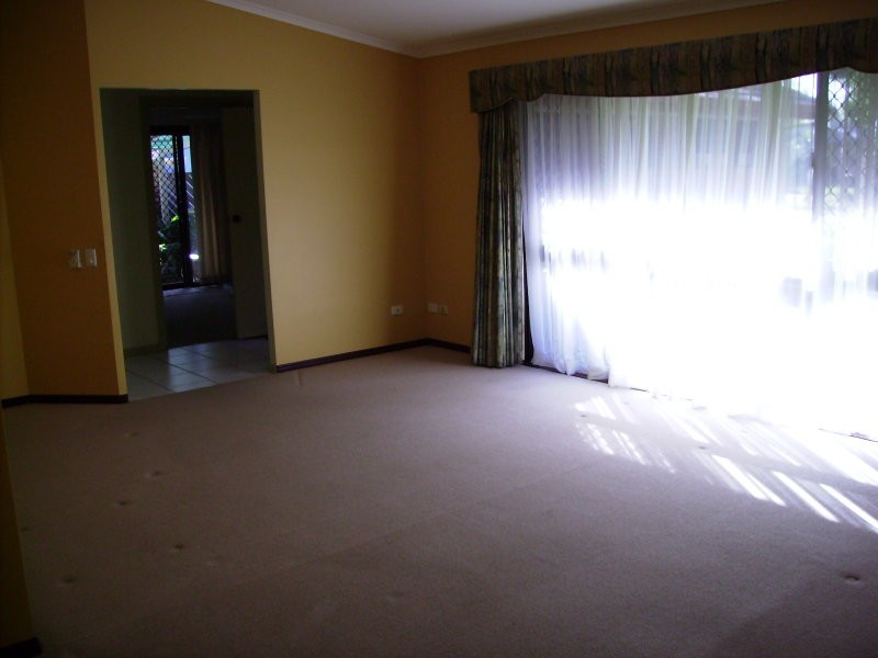 17 Karawatha Drive, Mountain Creek QLD 4557