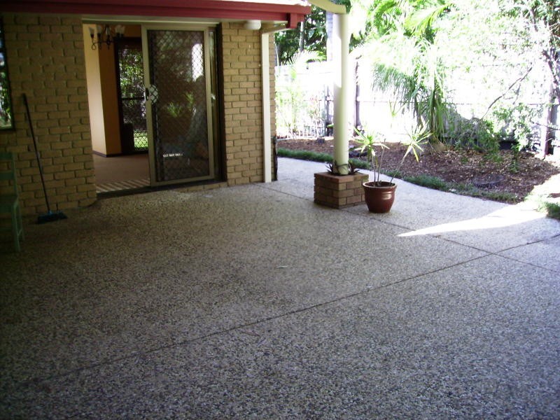 17 Karawatha Drive, Mountain Creek QLD 4557