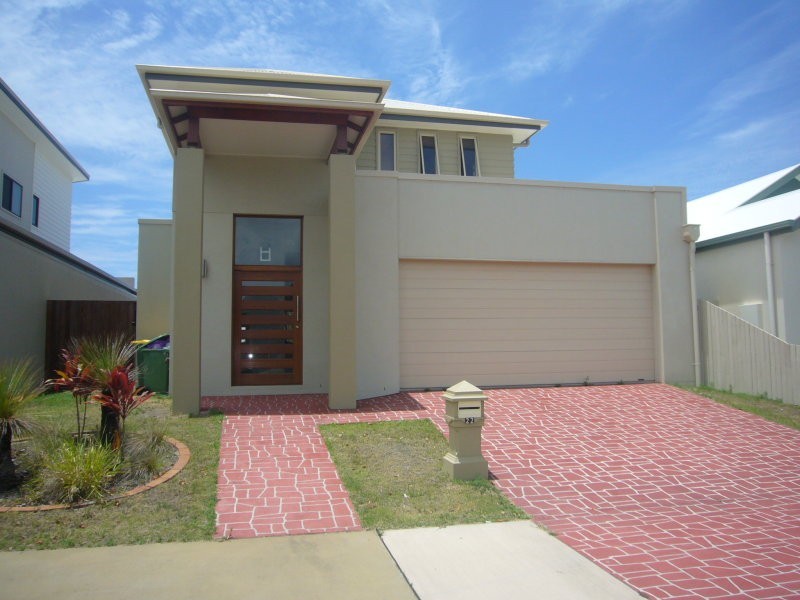 22 Tarawa Street, Kawana Island QLD 4575