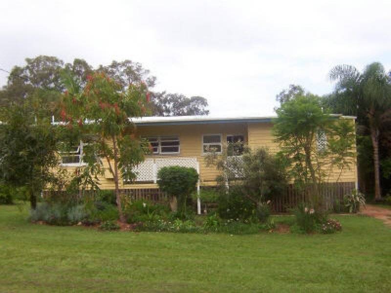4 Eastbourne Terrace, Macleay Island QLD 4184