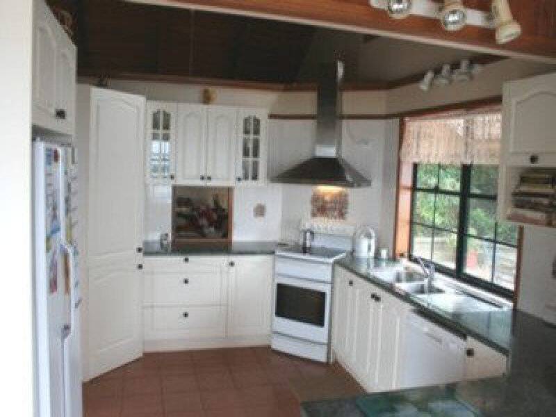 8 Emily Crescent, Macleay Island QLD 4184