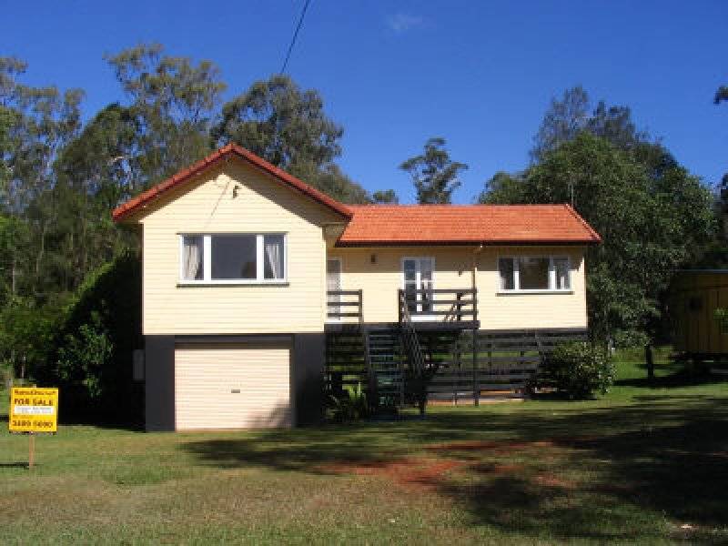 6 Thomas Street, Macleay Island QLD 4184