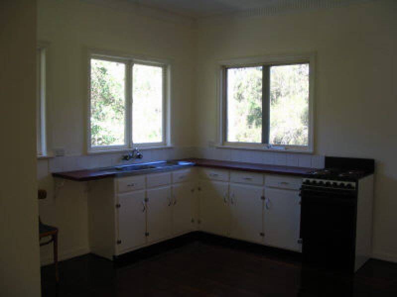 6 Thomas Street, Macleay Island QLD 4184