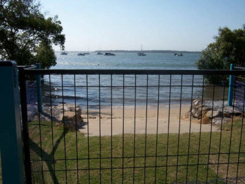 19 Coondooroopa Drive, Macleay Island QLD 4184