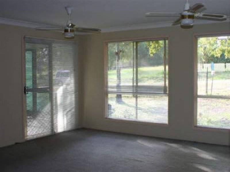 8 Florence Street, Macleay Island QLD 4184