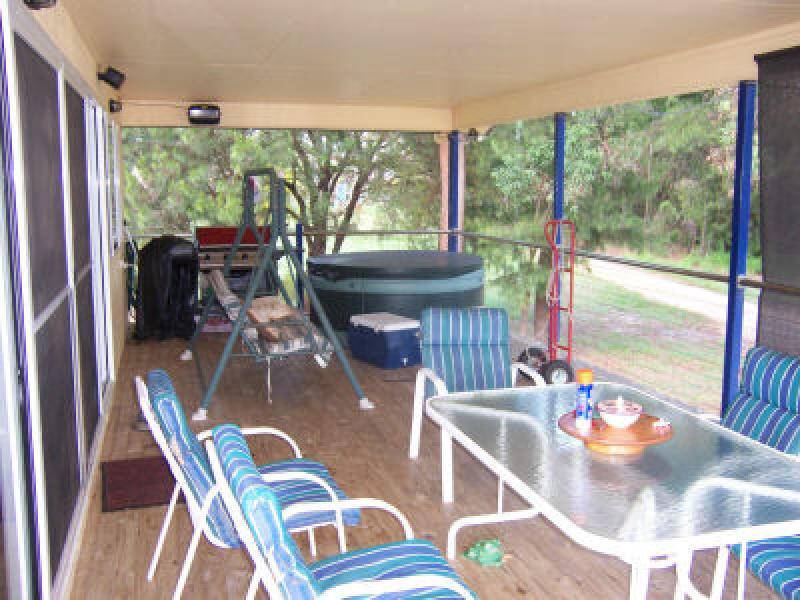 14 Whiting Street, Macleay Island QLD 4184