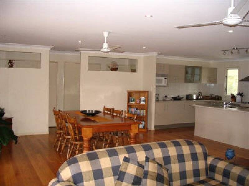 40 Mango Crescent, Macleay Island QLD 4184