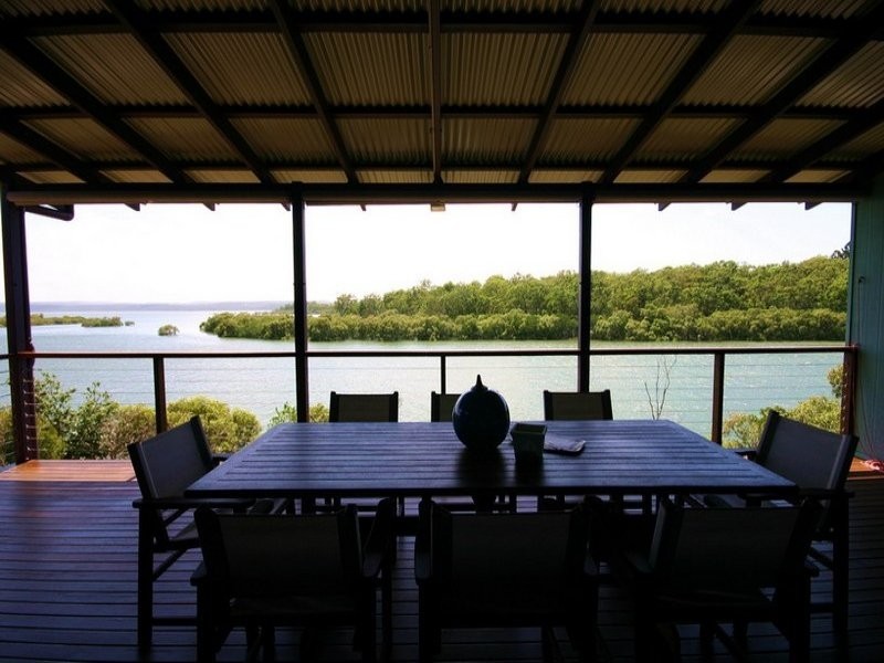 8 Allawa Street, Macleay Island QLD 4184