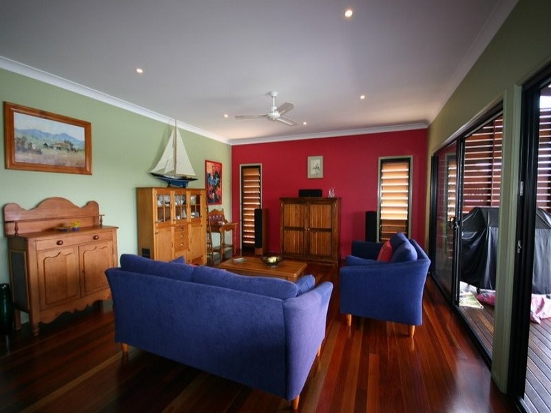 8 Allawa Street, Macleay Island QLD 4184