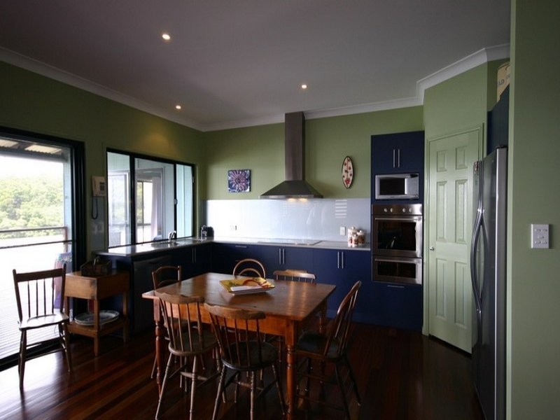 8 Allawa Street, Macleay Island QLD 4184