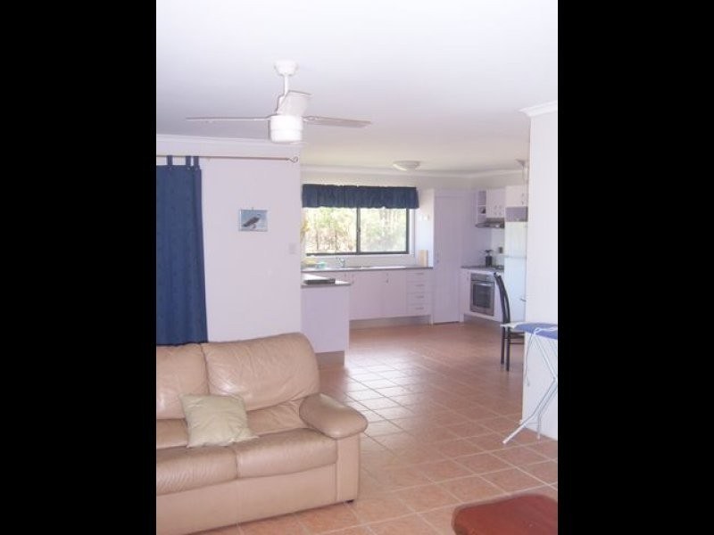 19 Oomool Street, Macleay Island QLD 4184
