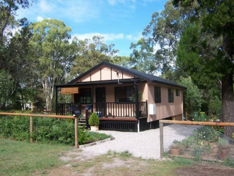 10 Arthur Street, Macleay Island QLD 4184