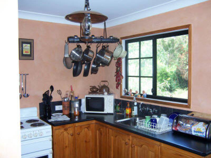 10 Arthur Street, Macleay Island QLD 4184