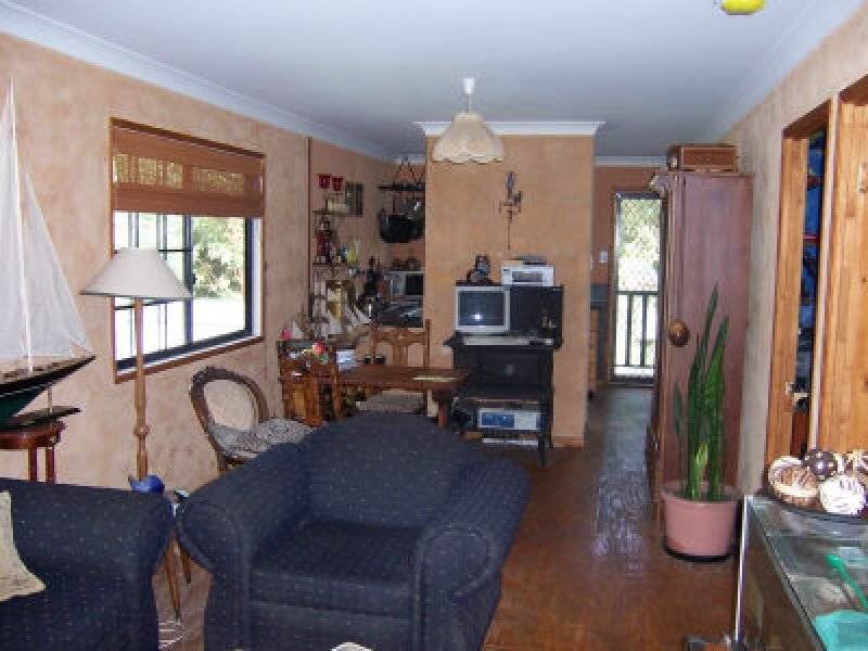 10 Arthur Street, Macleay Island QLD 4184