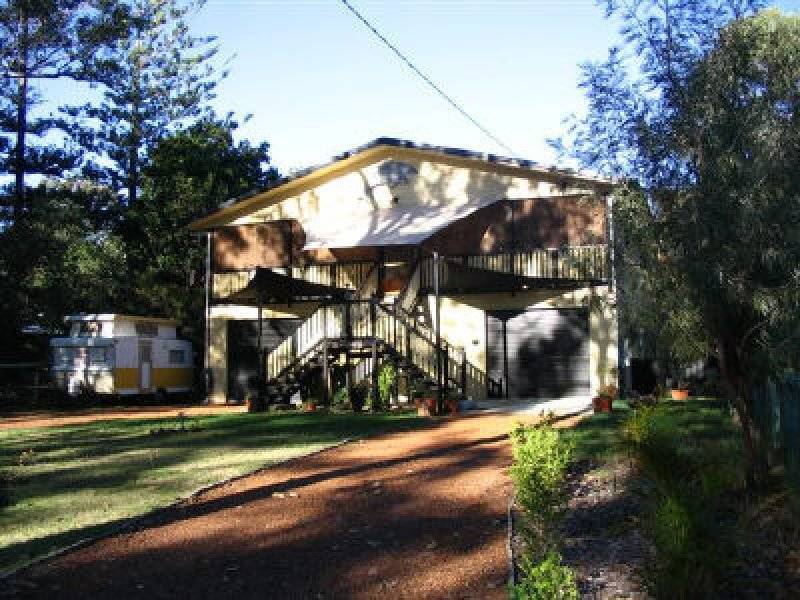 10 Curlew Street, Macleay Island QLD 4184