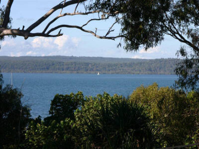 17 Golden Sands Boulevard, Macleay Island QLD 4184