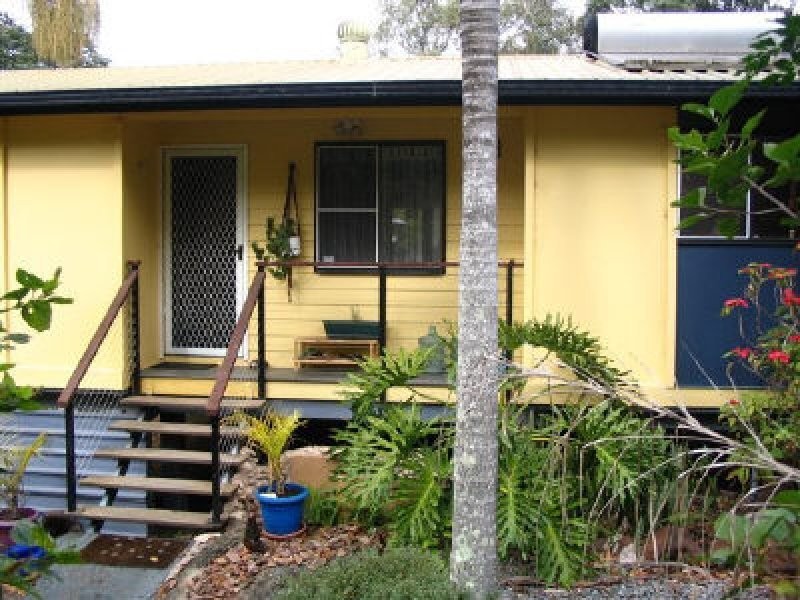 18 Glen Street, Macleay Island QLD 4184