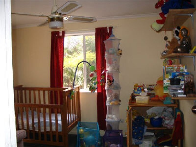 18 Glen Street, Macleay Island QLD 4184