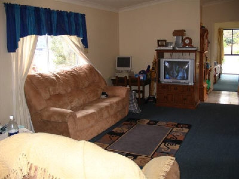 10 Marine Street, Macleay Island QLD 4184