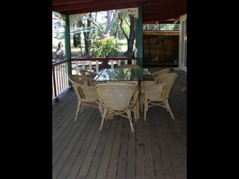8 Vine Street, Macleay Island QLD 4184