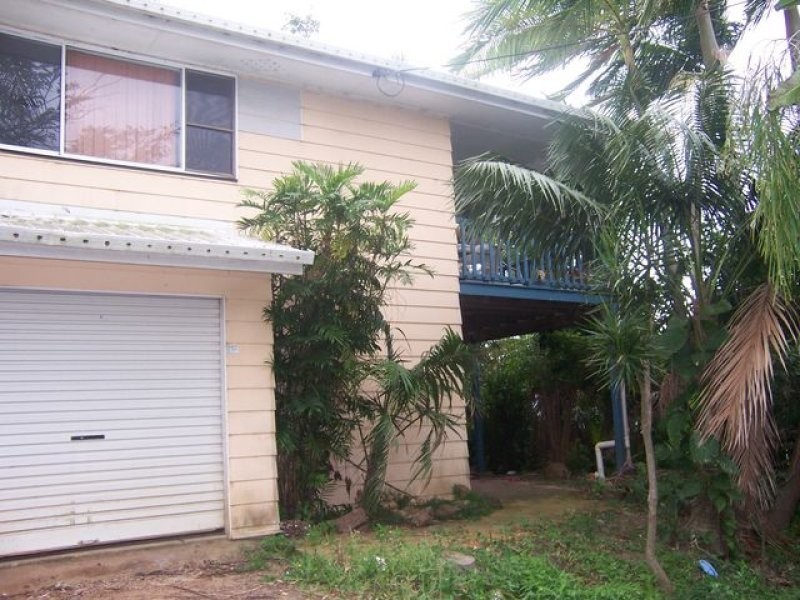 37 Kooberry, Macleay Island QLD 4184