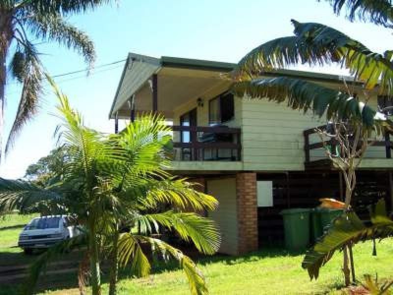 18 Melaleuca Drive, Lamb Island QLD 4184