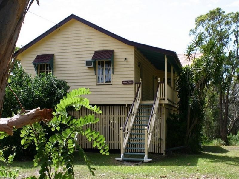 66 Charles, Macleay Island QLD 4184