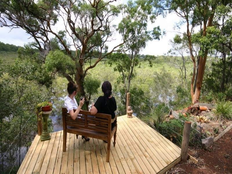 8 Calm Waters Crescent, Perulpa Island QLD 4184