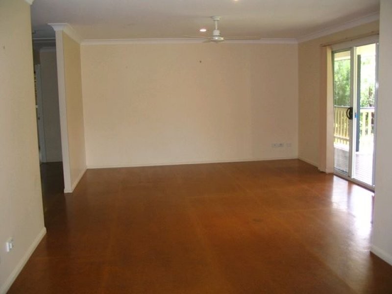 13 Benowa Street, Macleay Island QLD 4184