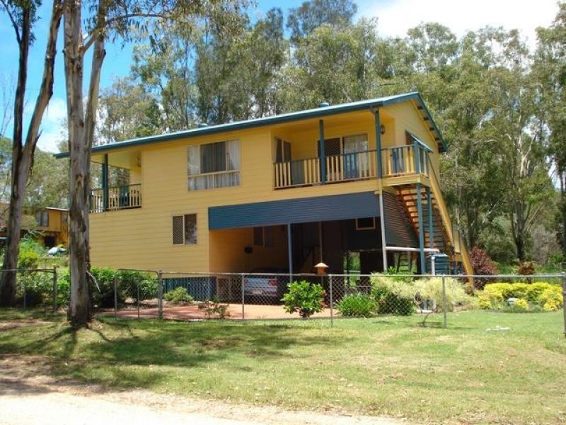 192 Lucas Drive, Lamb Island QLD 4184