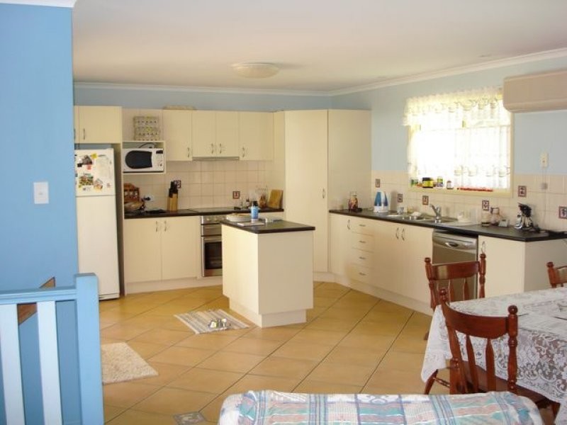 192 Lucas Drive, Lamb Island QLD 4184