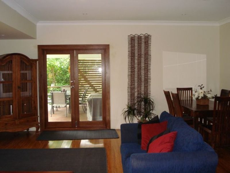 35 Tina Avenue, Lamb Island QLD 4184