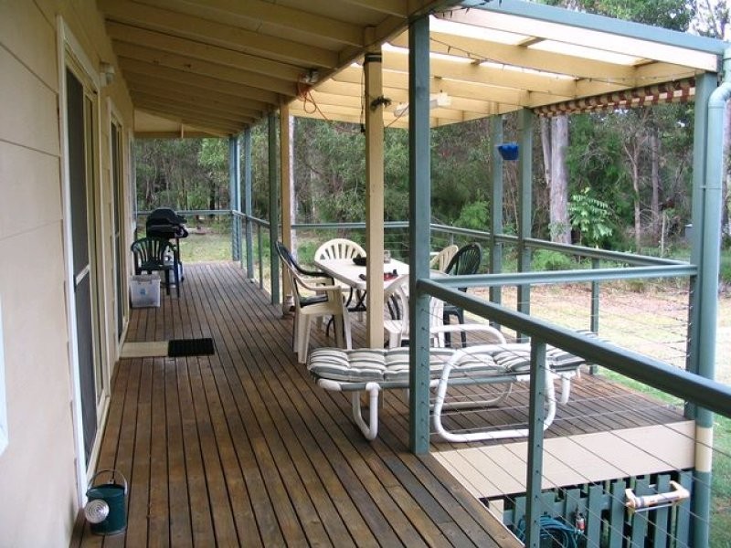 21 Cabriolet Crescent, Macleay Island QLD 4184