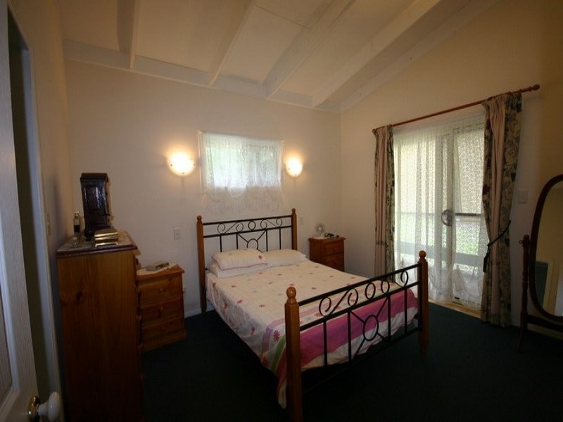 21 Cabriolet Crescent, Macleay Island QLD 4184