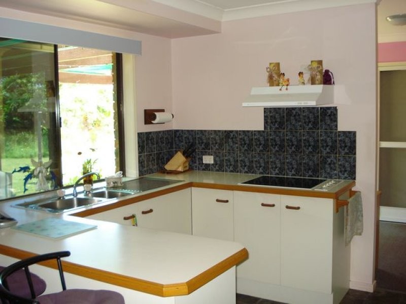 2 Michael Avenue, Lamb Island QLD 4184