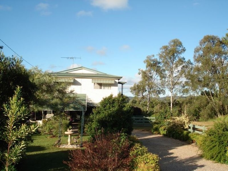 9 Lovell Parade, Lamb Island QLD 4184