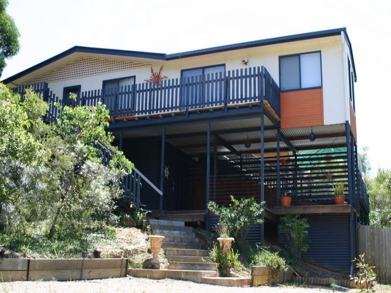 37 Scarborough Terrace, Macleay Island QLD 4184