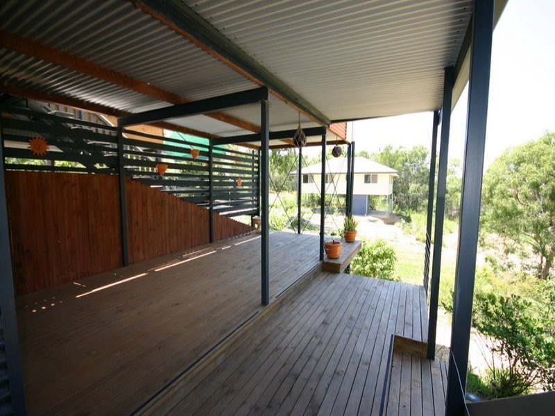 37 Scarborough Terrace, Macleay Island QLD 4184