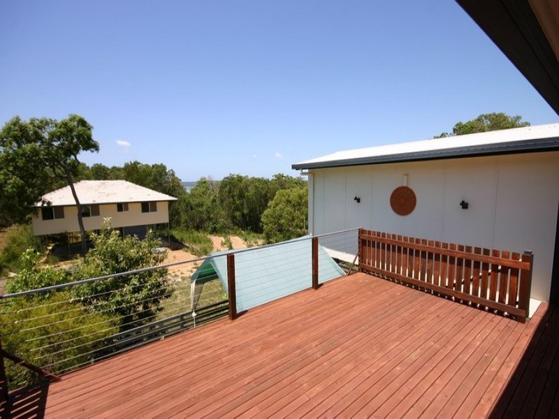 37 Scarborough Terrace, Macleay Island QLD 4184