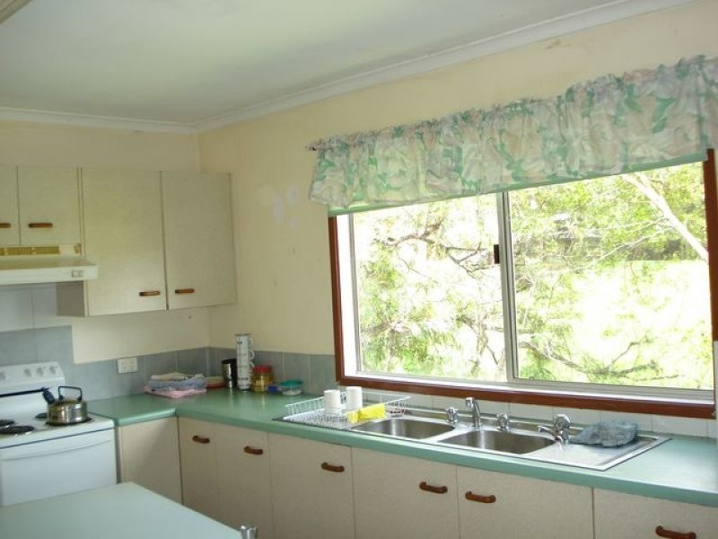66 Lucas Drive, Lamb Island QLD 4184