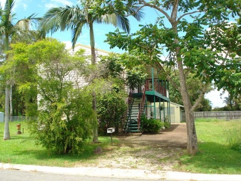 40 Cresthaven, Lamb Island QLD 4184