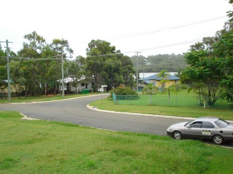 40 Cresthaven, Lamb Island QLD 4184