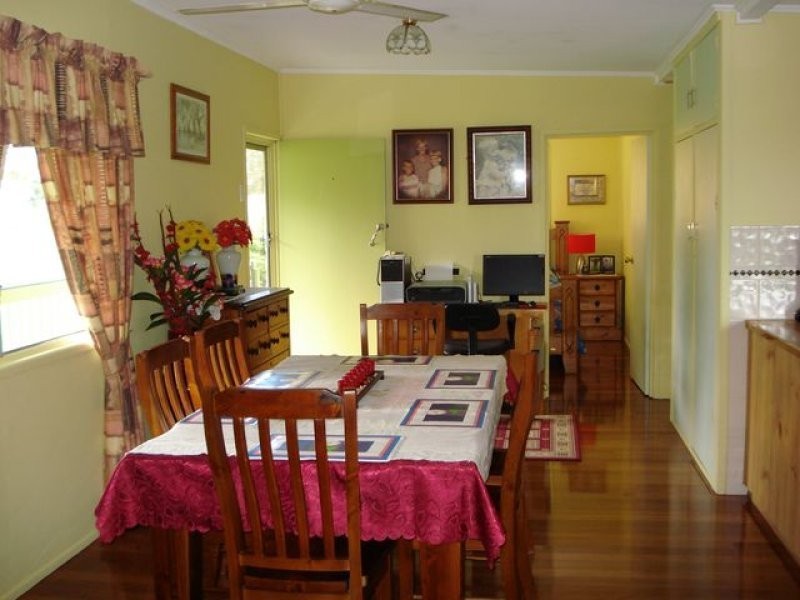 12 Shelly Crescent, Lamb Island QLD 4184