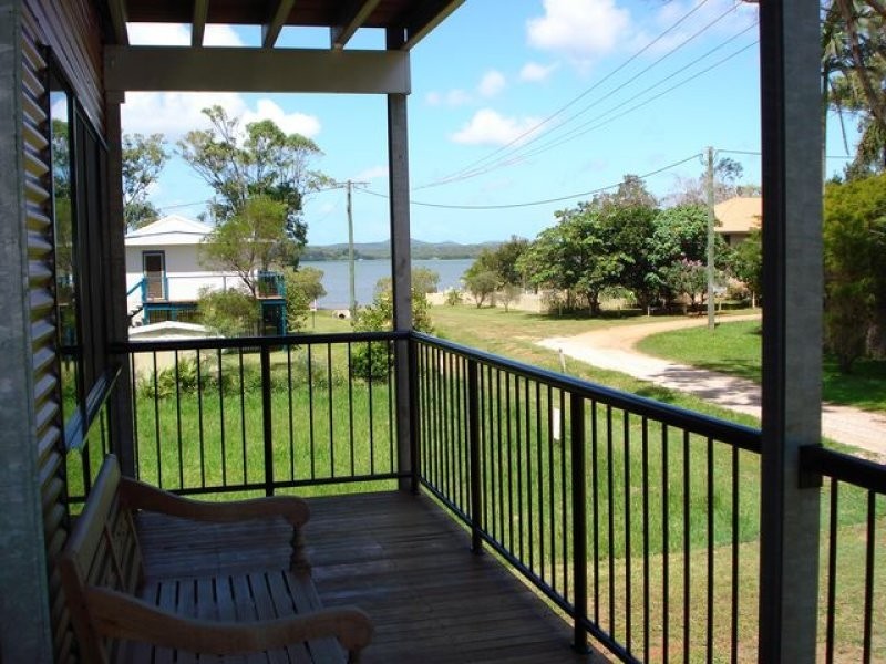 30 Paula Parade, Lamb Island QLD 4184