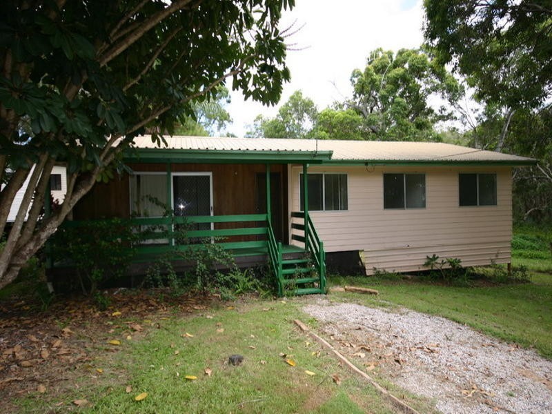 27 Ilya, Macleay Island QLD 4184