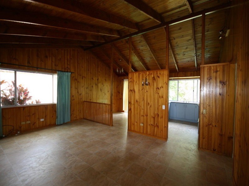 27 Ilya, Macleay Island QLD 4184
