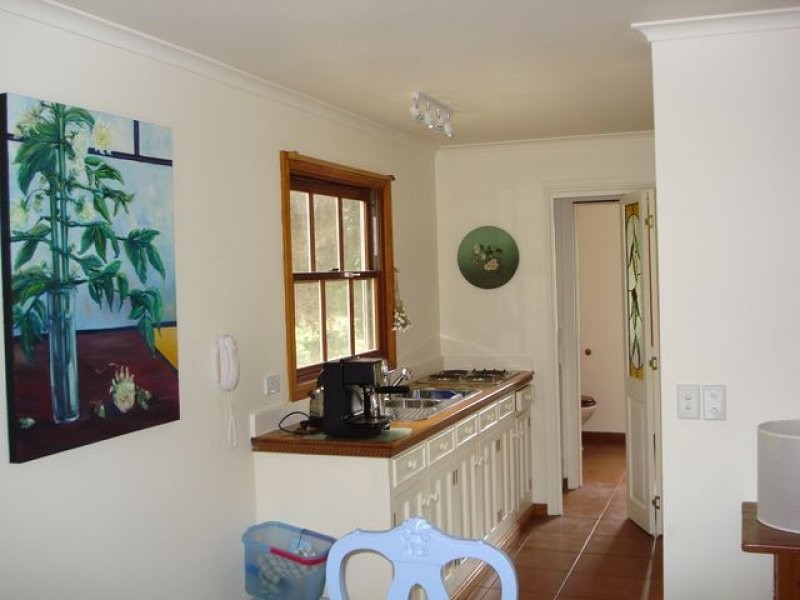 11 June Parade, Lamb Island QLD 4184