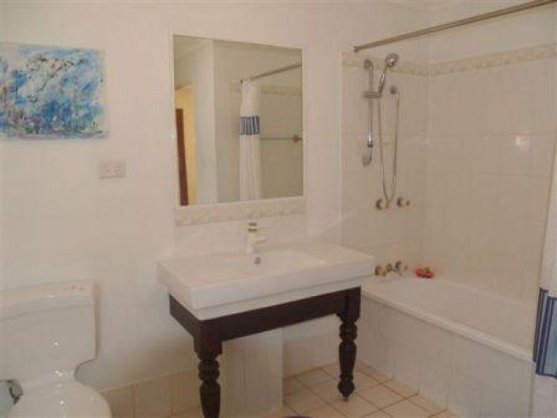 60 Treasure Island Avenue, Karragarra Island QLD 4184