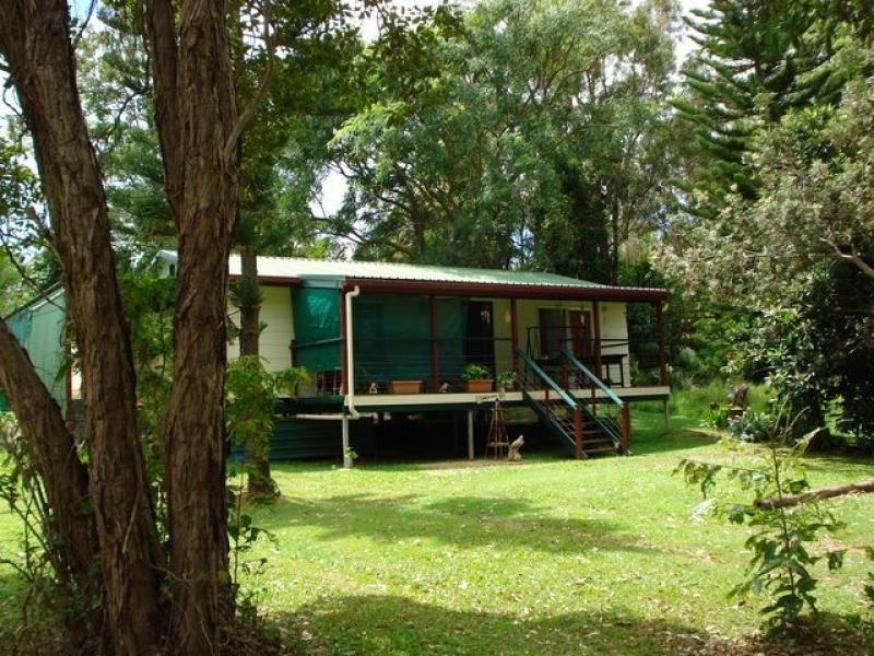 5 Basil Court, Lamb Island QLD 4184