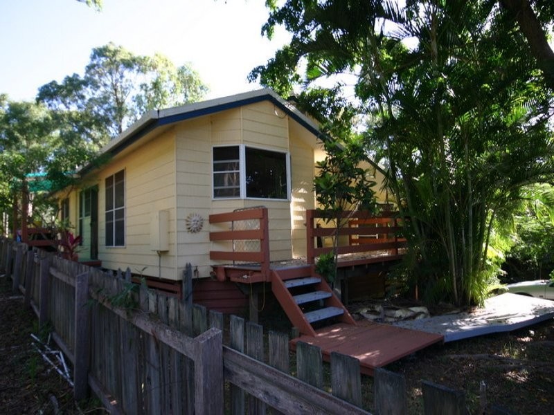 2 Wirralee Street, Macleay Island QLD 4184
